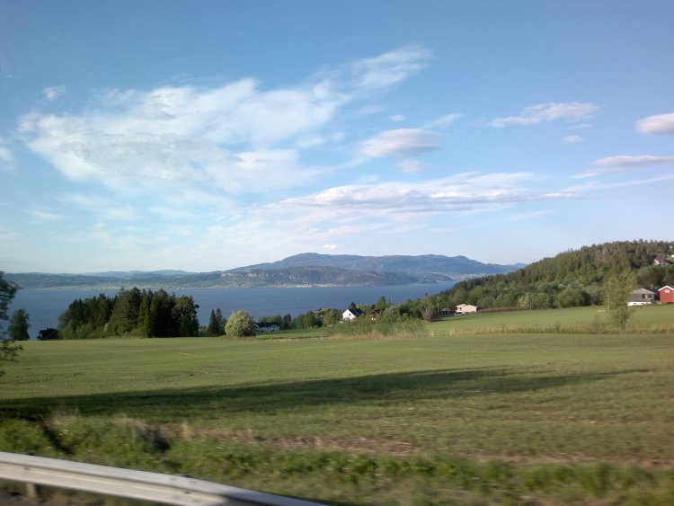 ../previews/054-2013-05-26-413.jpg.medium.jpeg